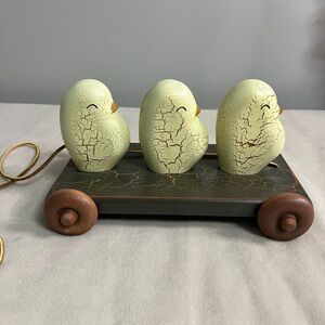 ✨ RARE Gerald E. Henn 1996 “Three Little ChickHenns” Pull Toy – Limited Edition